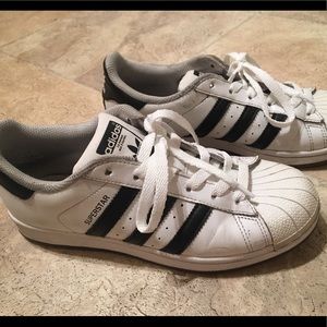 Women’s Adidas size 5